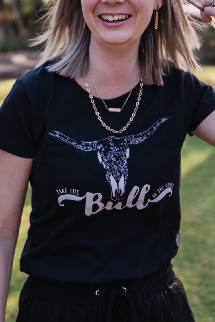 Take The Bull By The Horns T-hemde